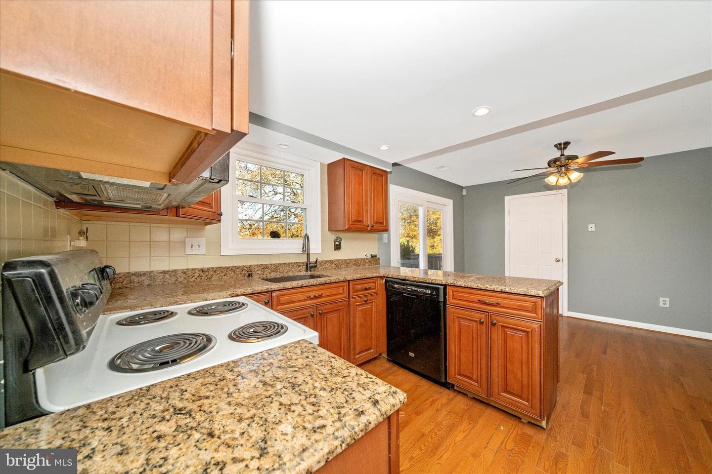 9706 New Orchard Drive photo 25