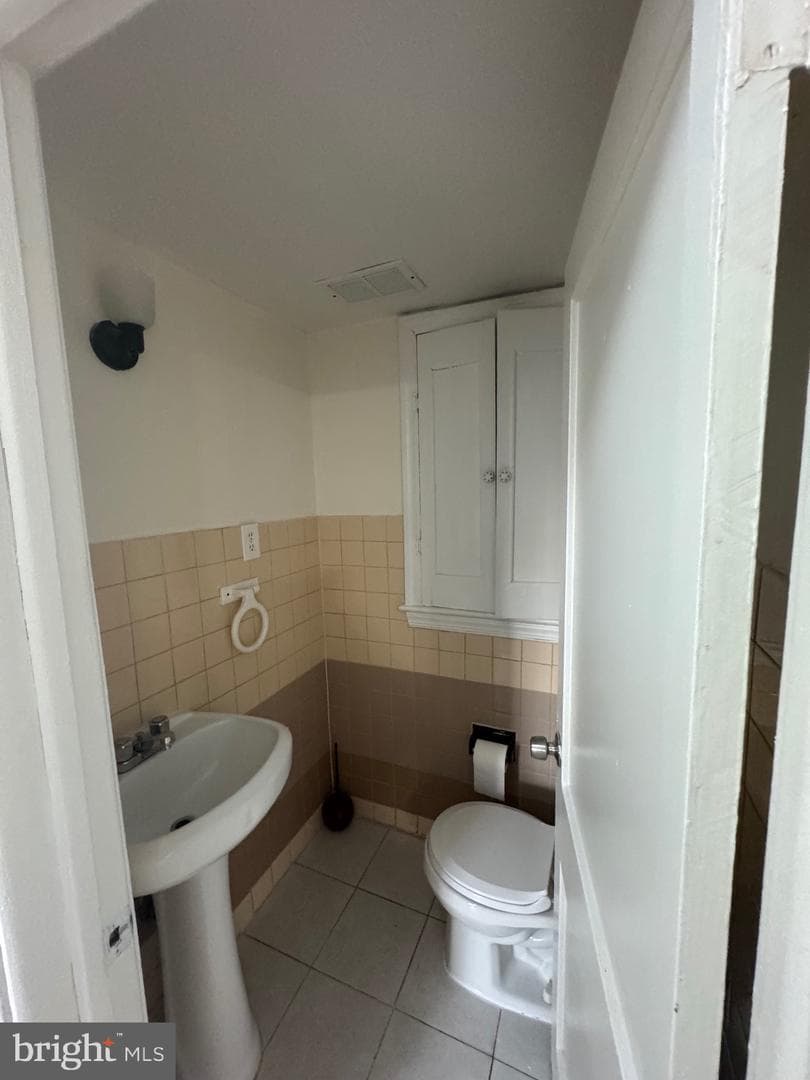 5444 Varnum Street photo 30