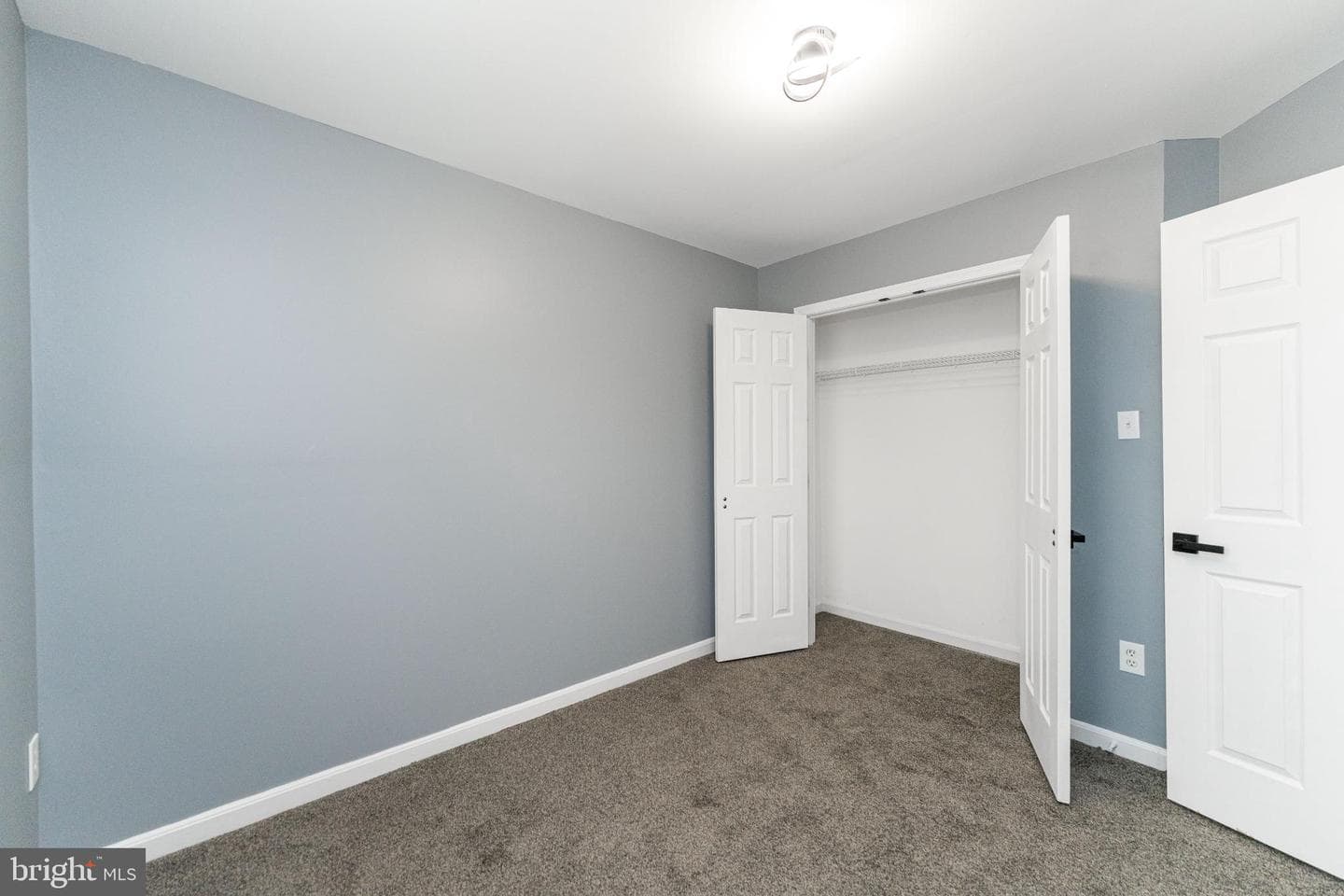 867 English Chestnut Court #4 photo 19