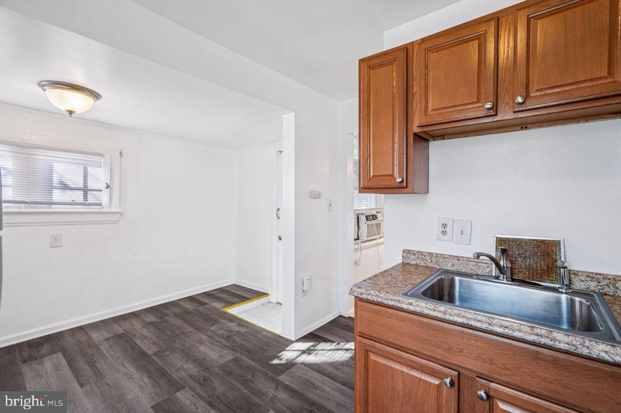 4317 Lawrence Street photo 10