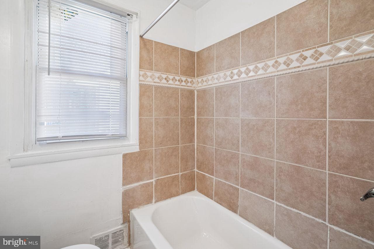 4317 Lawrence Street photo 18