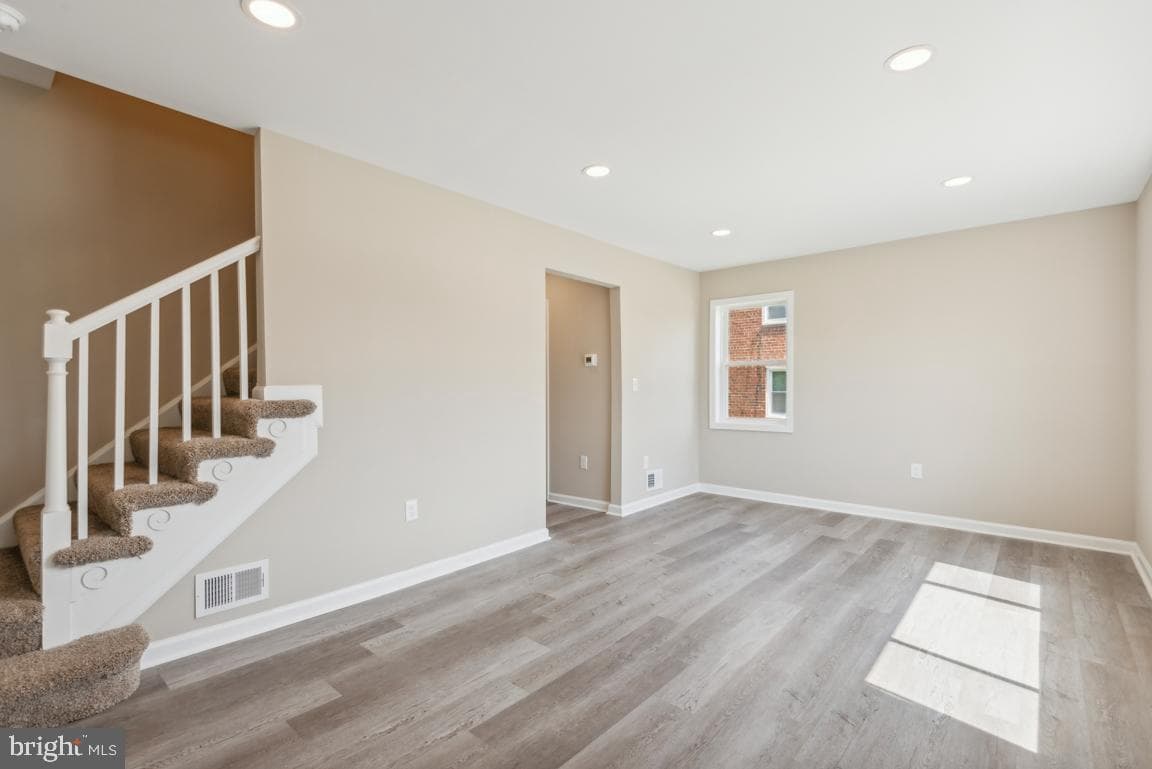 2412 Kenton Place photo 2