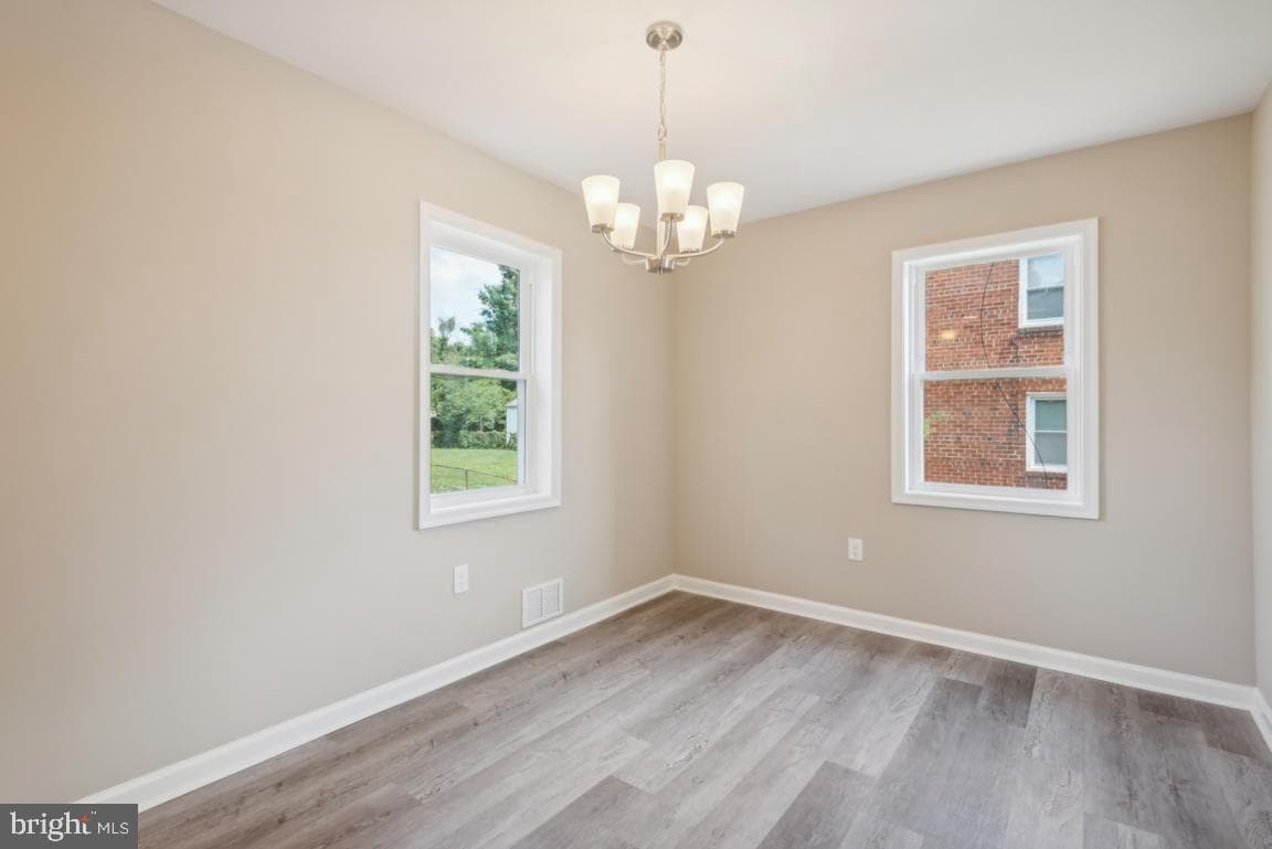 2412 Kenton Place photo 5