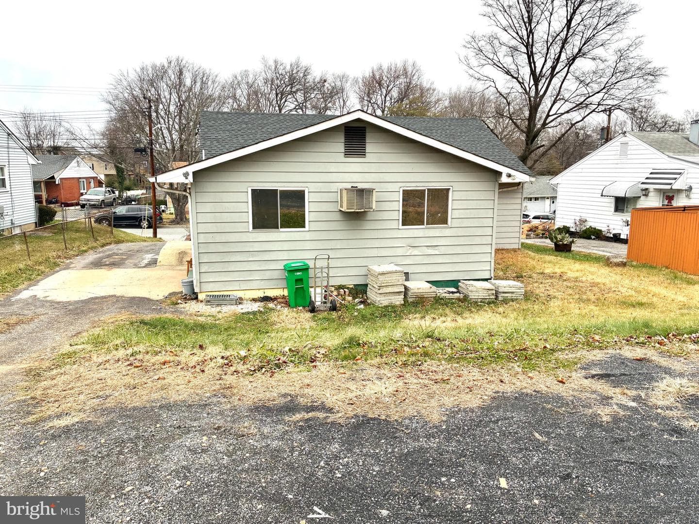 9007 Varnum Street photo 6