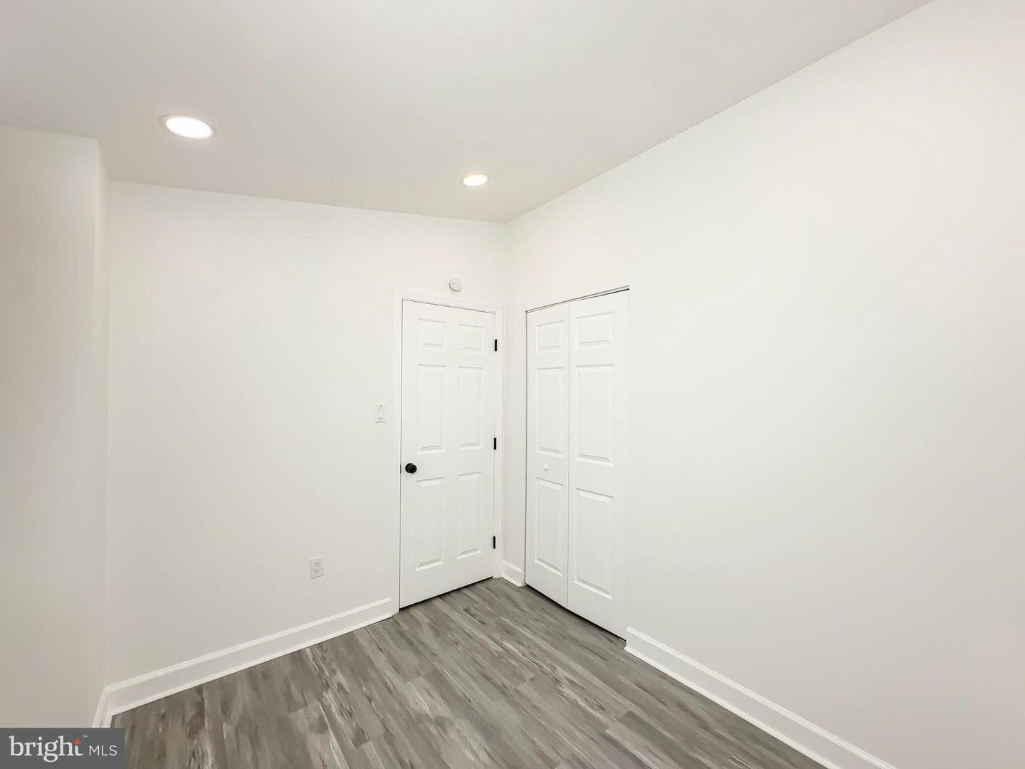 6005 Middleton Lane photo 13