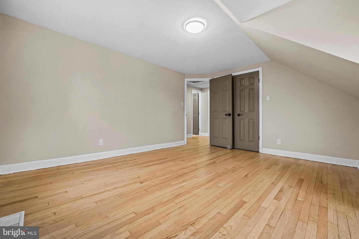 9533 Franklin Avenue photo 26