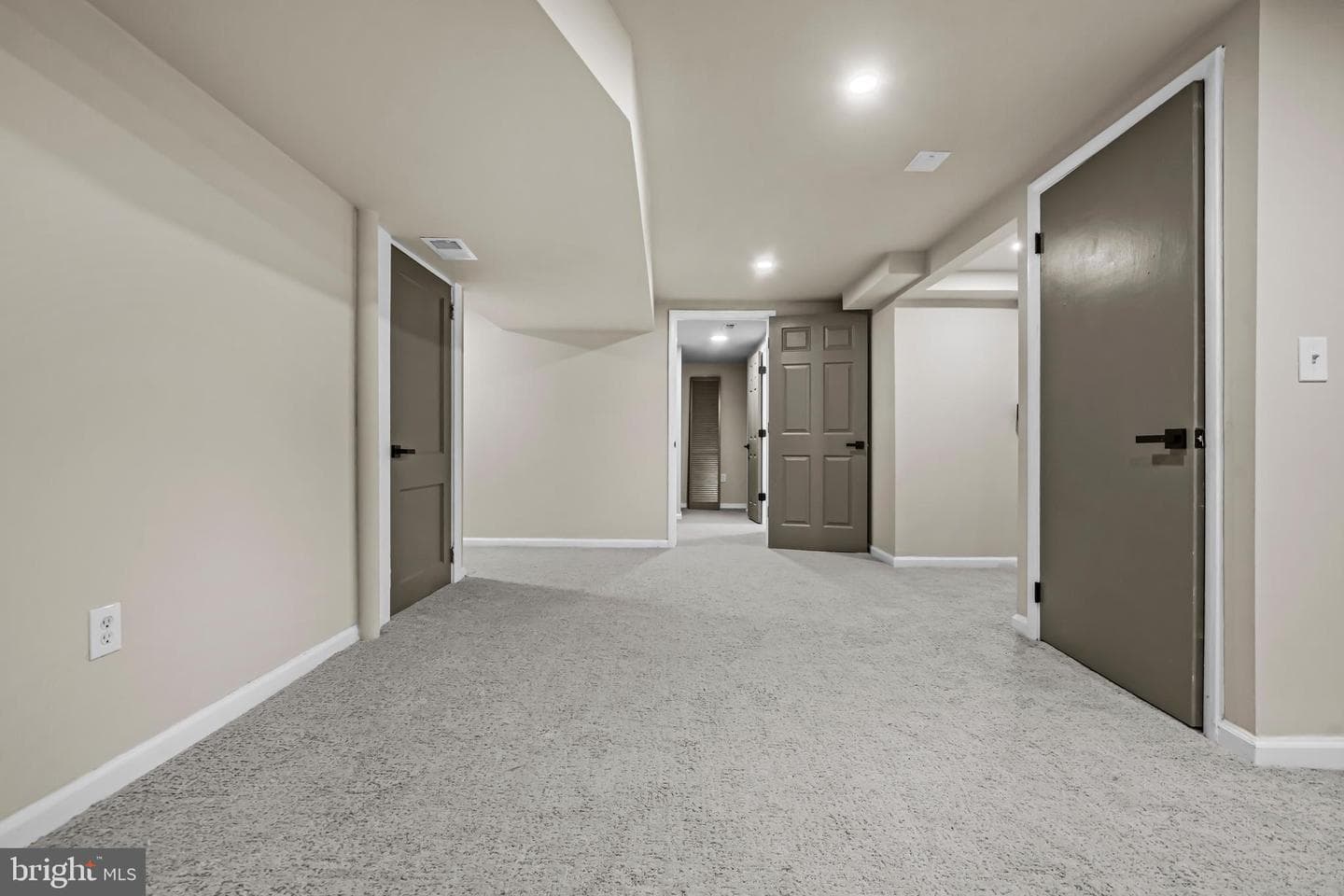 9533 Franklin Avenue photo 34