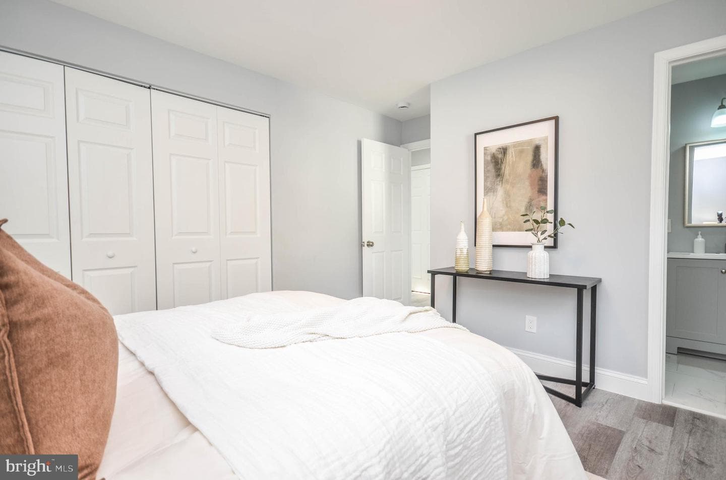 7009 Adelphi Road photo 17