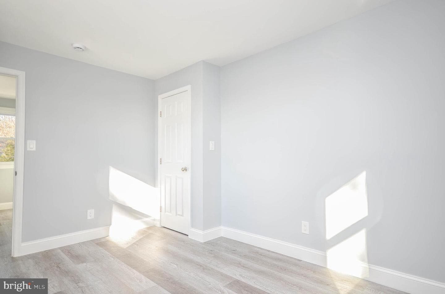 7009 Adelphi Road photo 23