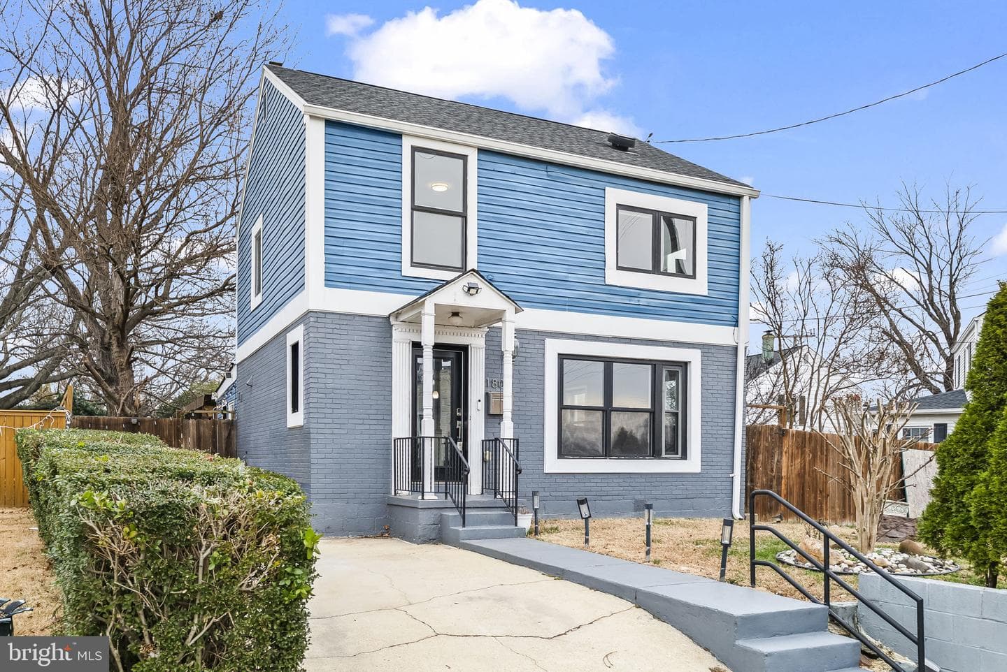 1804 Avalon Place photo 2
