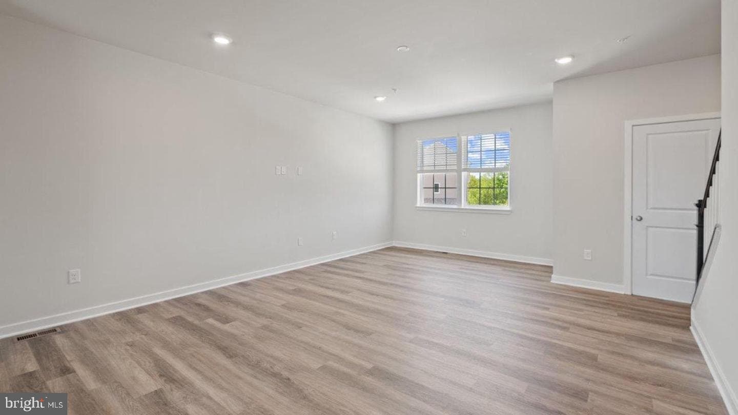 7518 Silver Thread Way photo 10