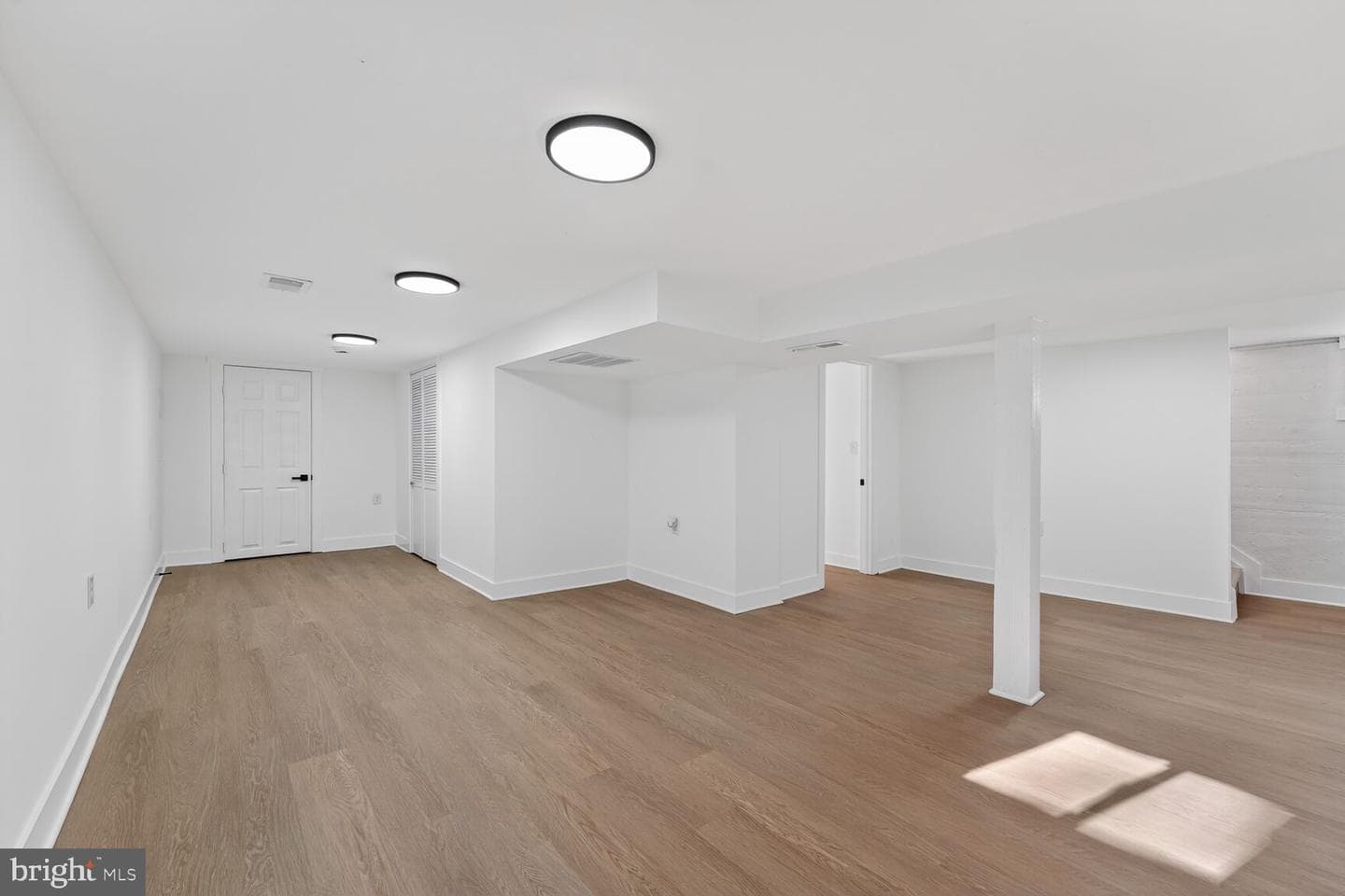 8603 Oakdale Street photo 18