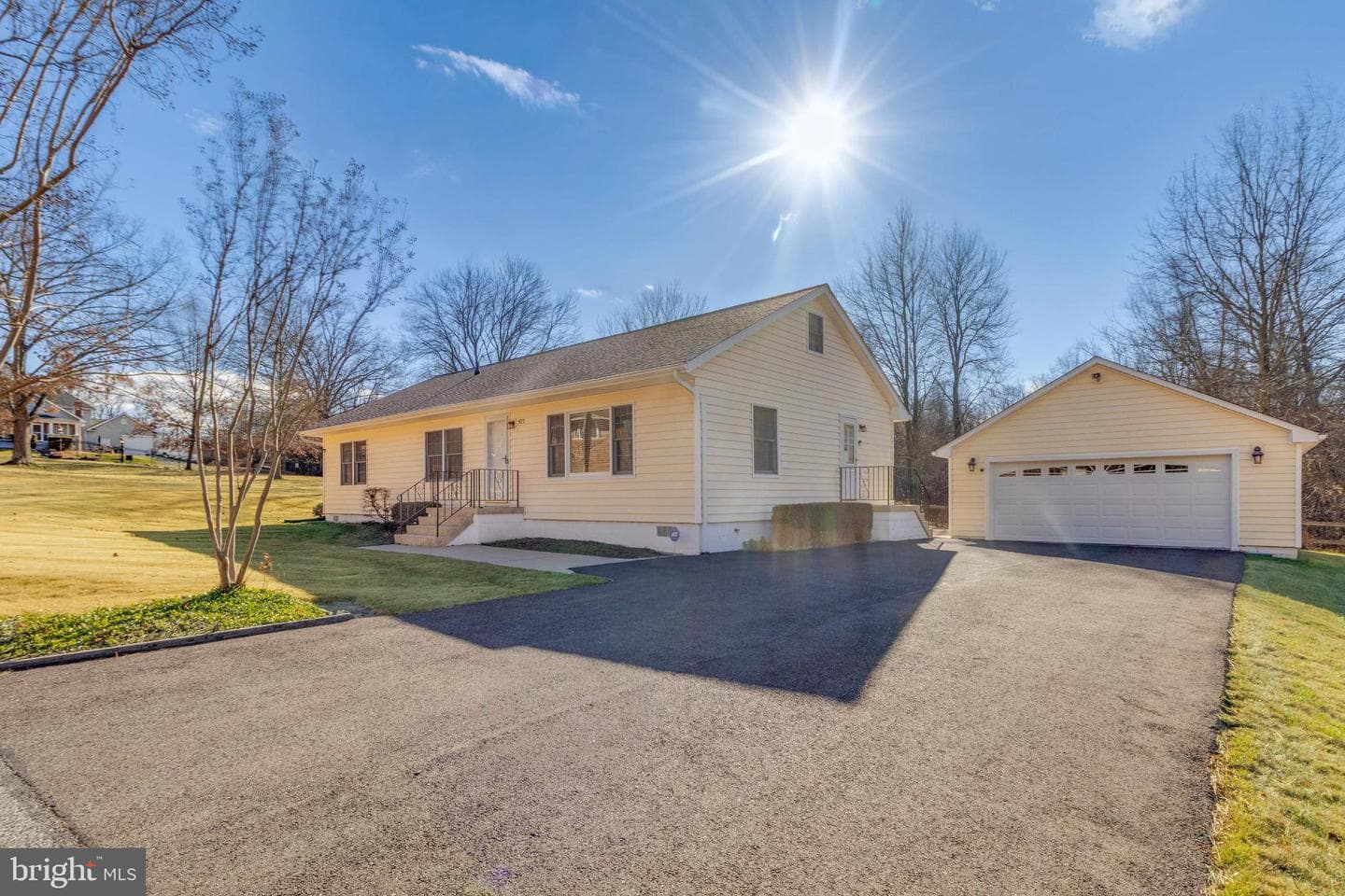 921 Palmer Road photo 1