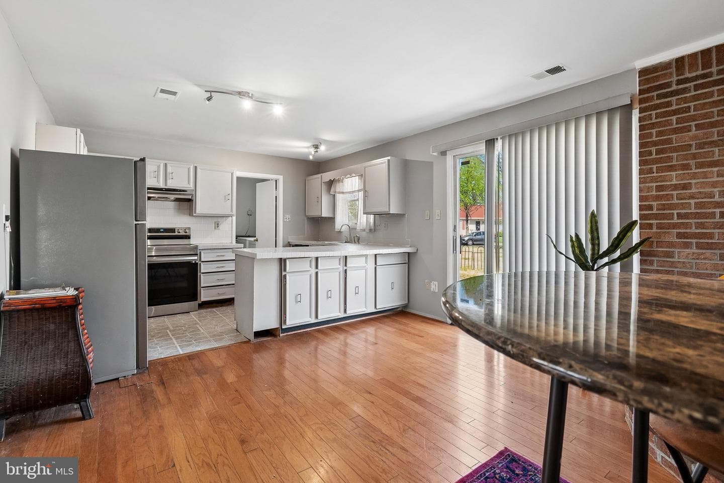 9900 New Orchard Drive photo 8