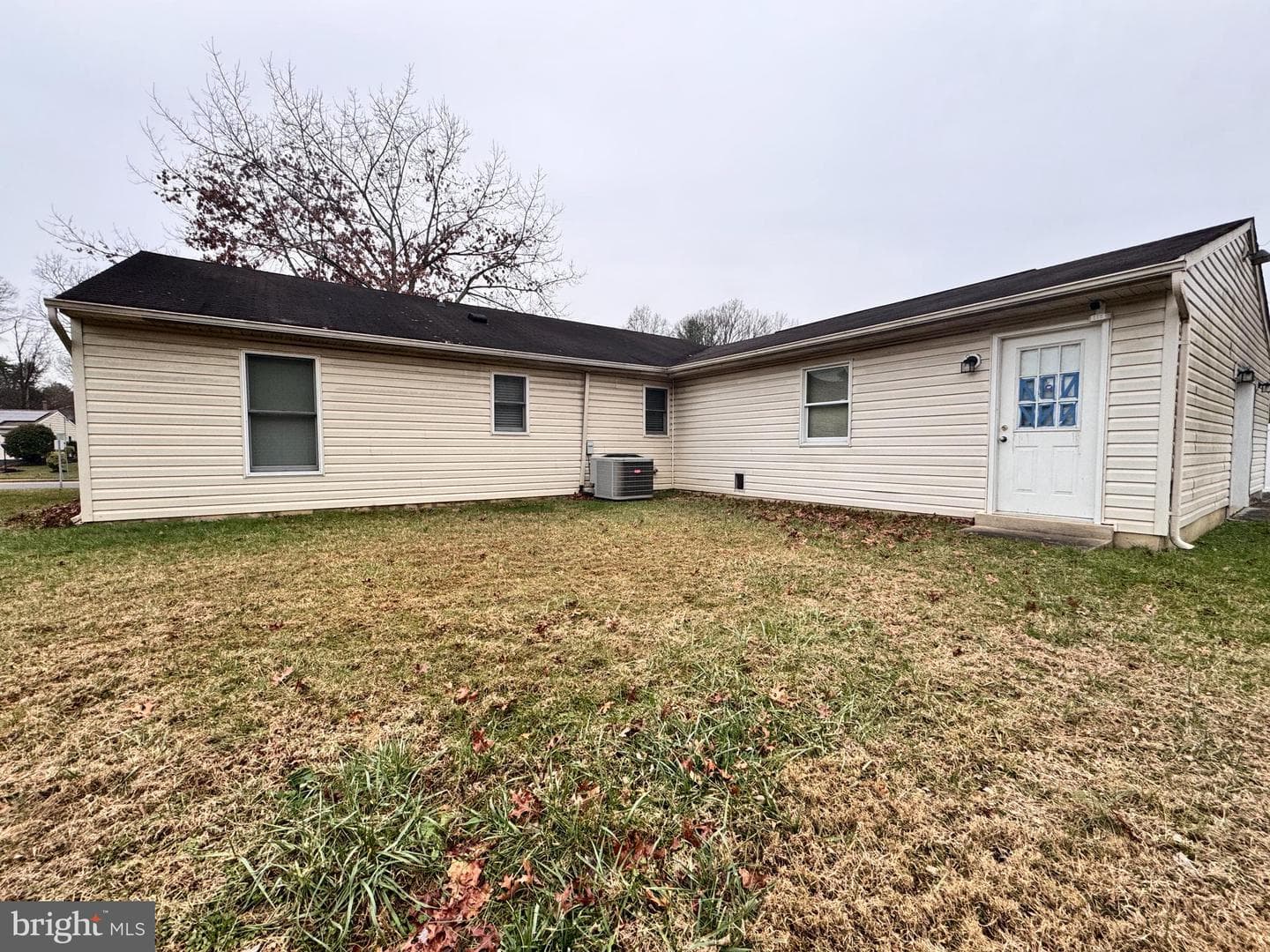 16400 Pointer Ridge Drive photo 5