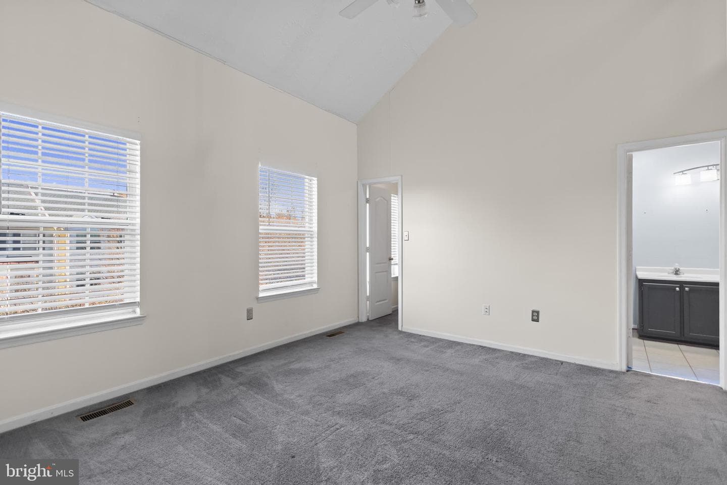 6207 Gothic Lane photo 12