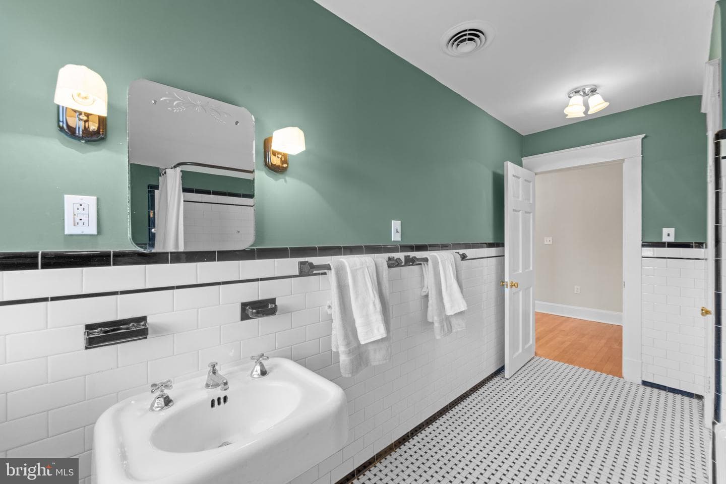 9905 Croom Road photo 63