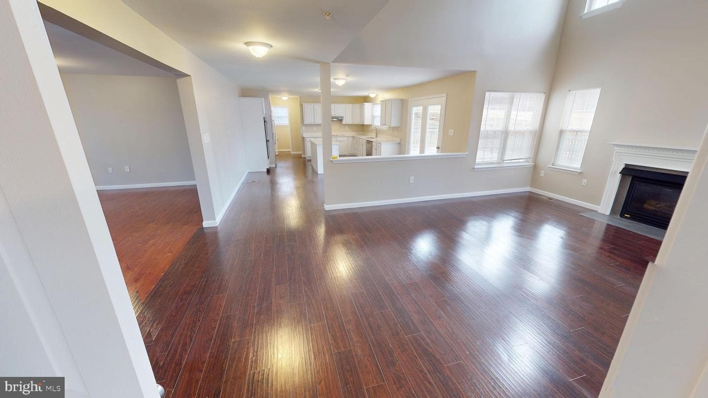 725 Gleneagles Drive photo 32