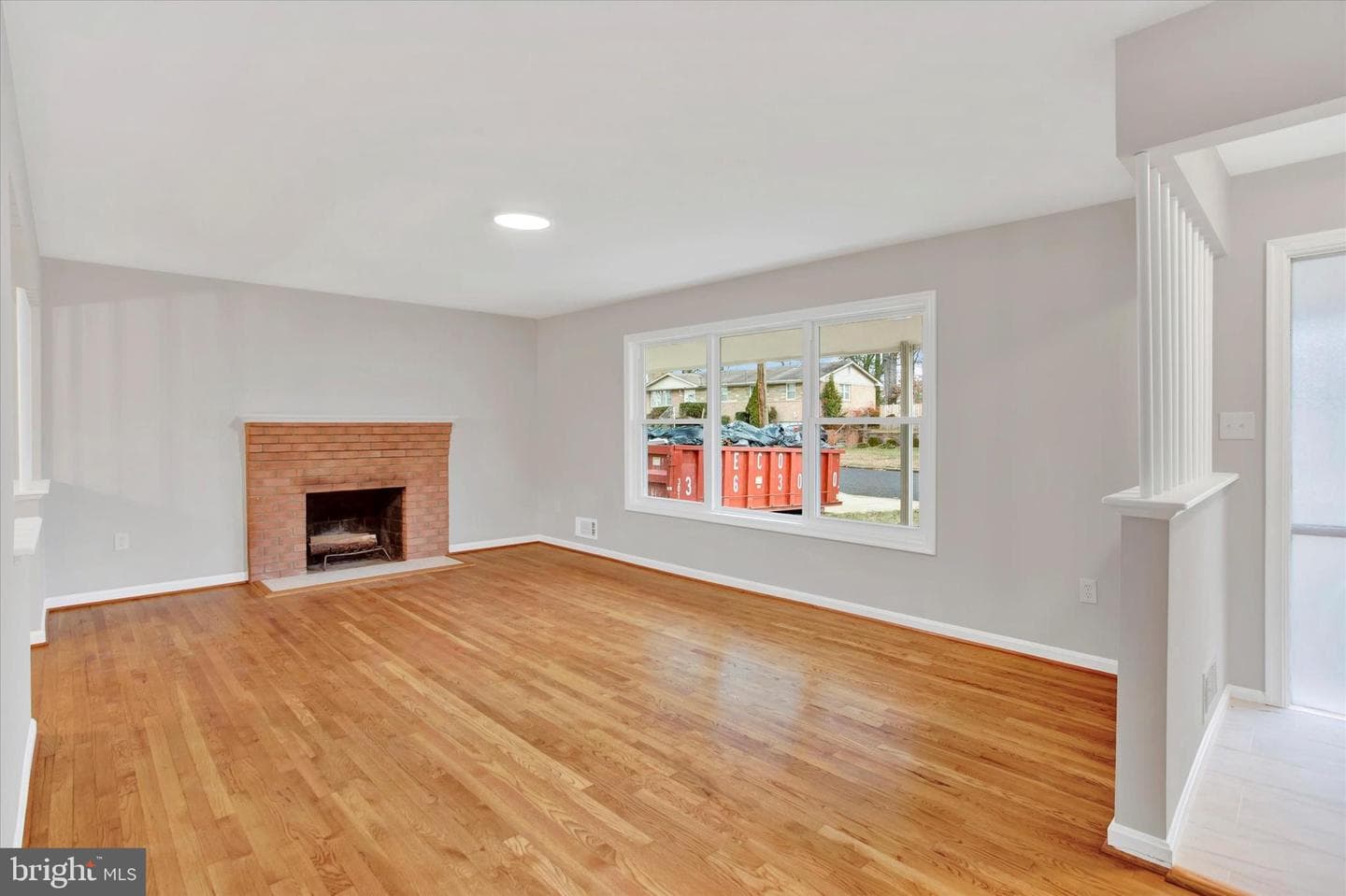 6413 White Oak Ave photo 4