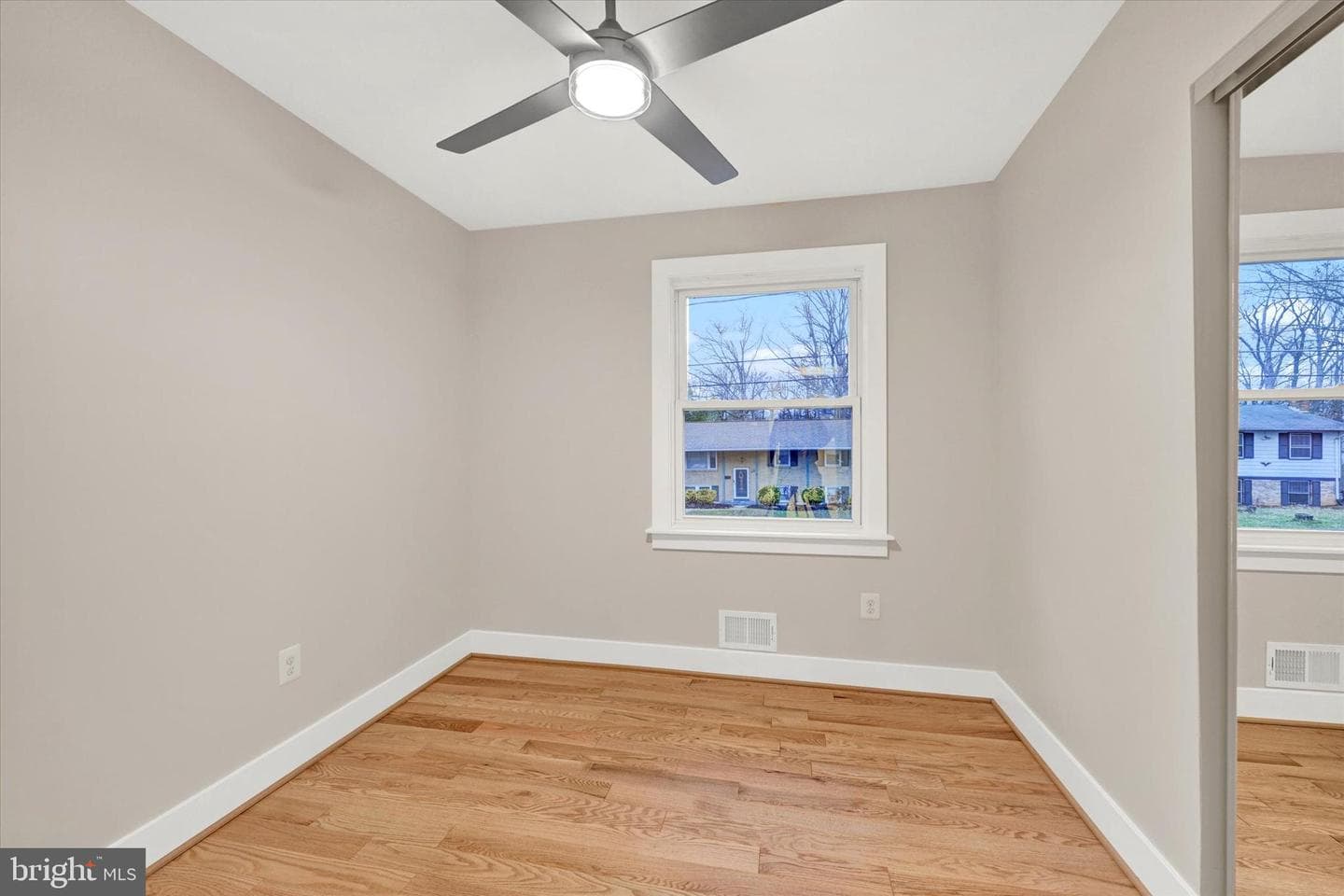 9603 Beachwood Avenue photo 17