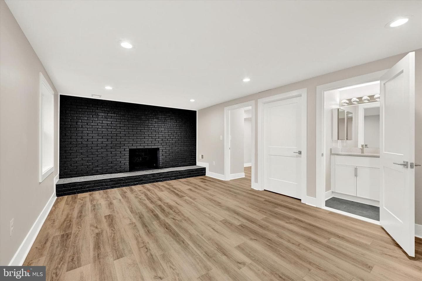 9603 Beachwood Avenue photo 21