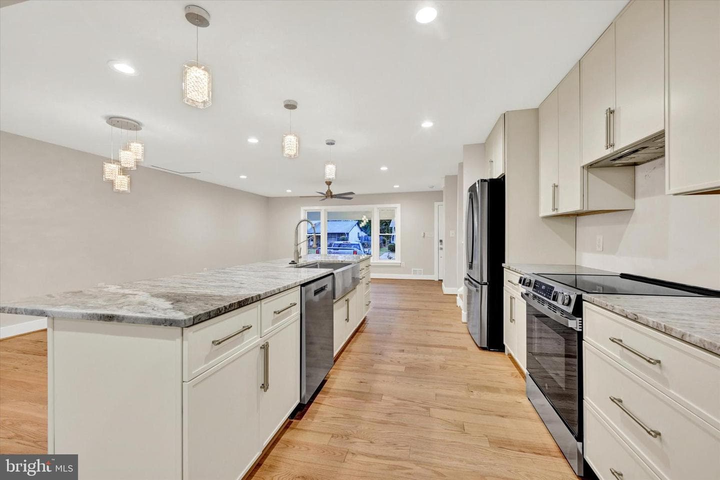 9603 Beachwood Avenue photo 8