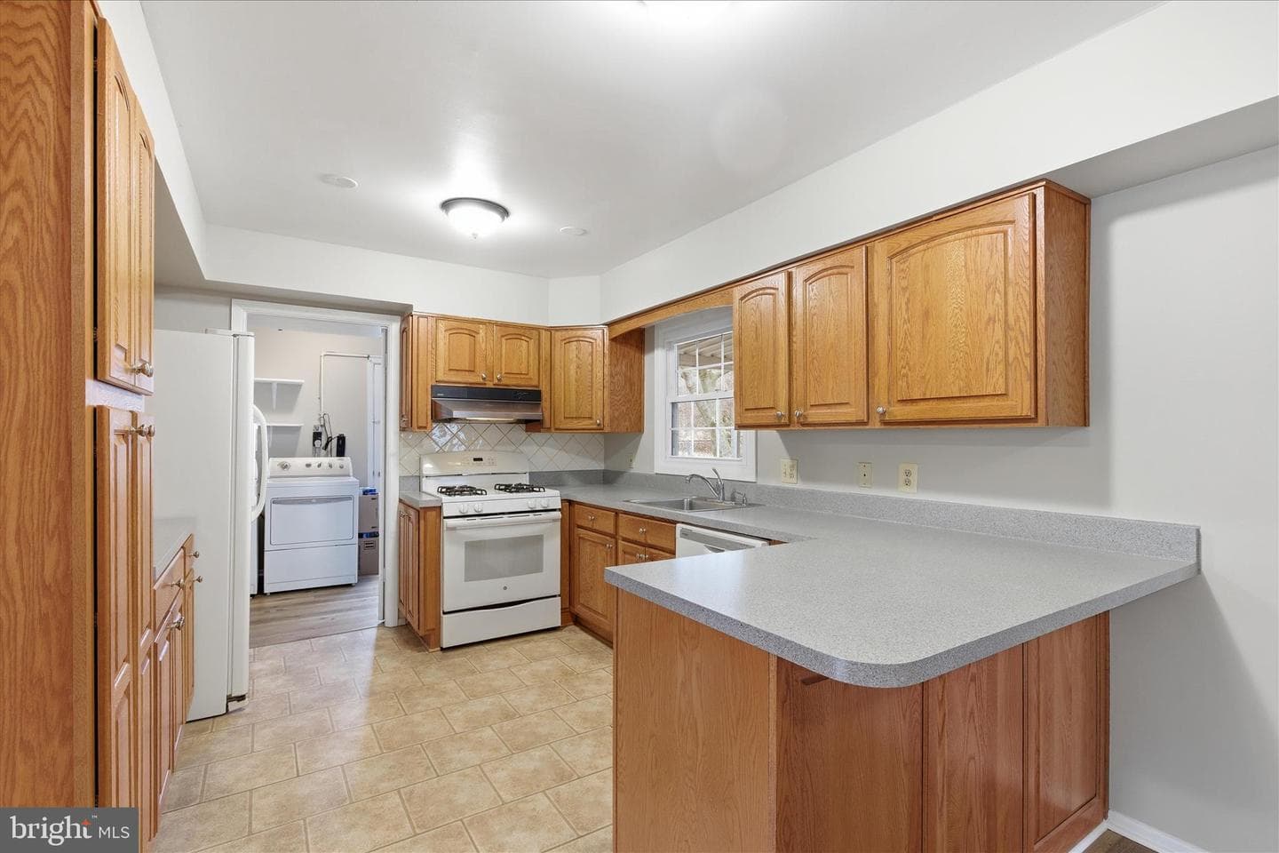 3008 Teak Lane photo 22