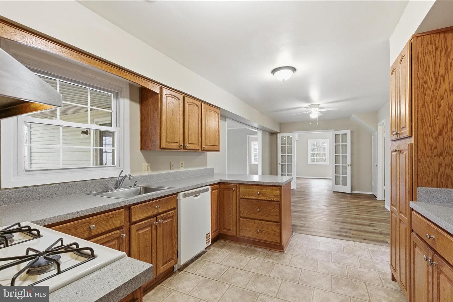 3008 Teak Lane photo 25