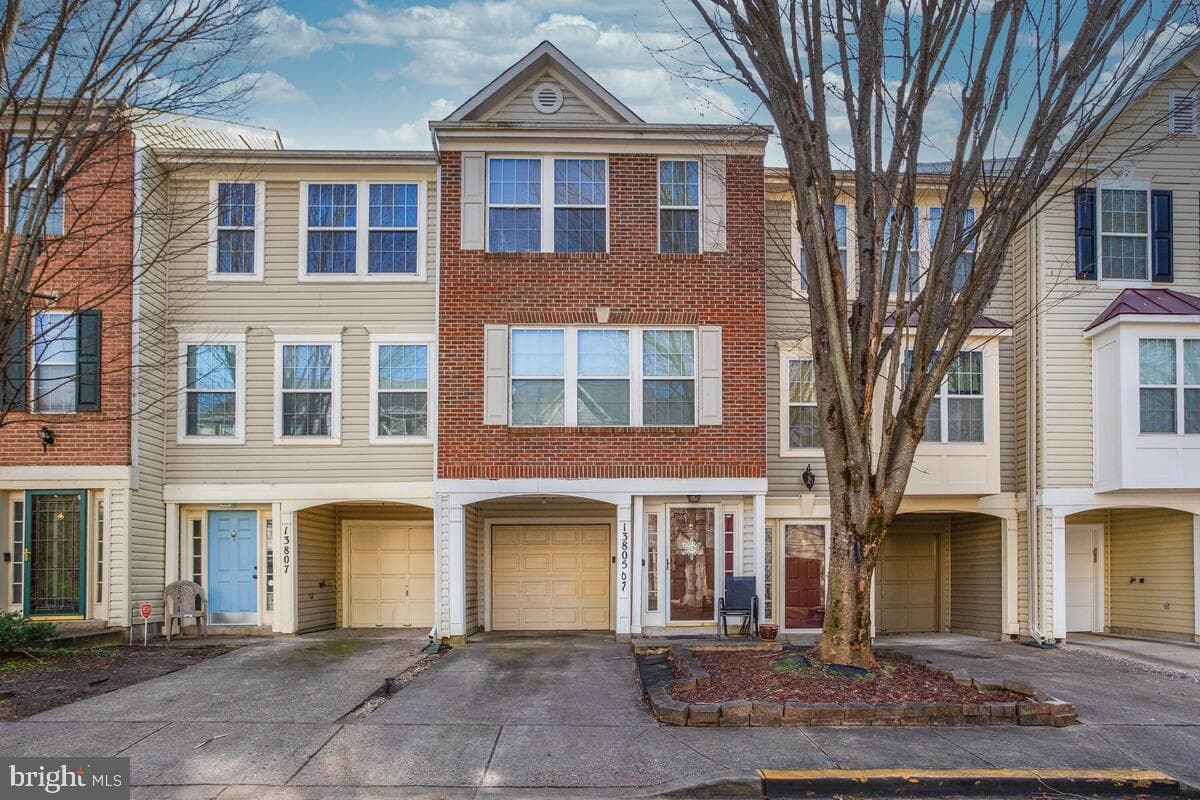 13805 Fareham Lane photo 2