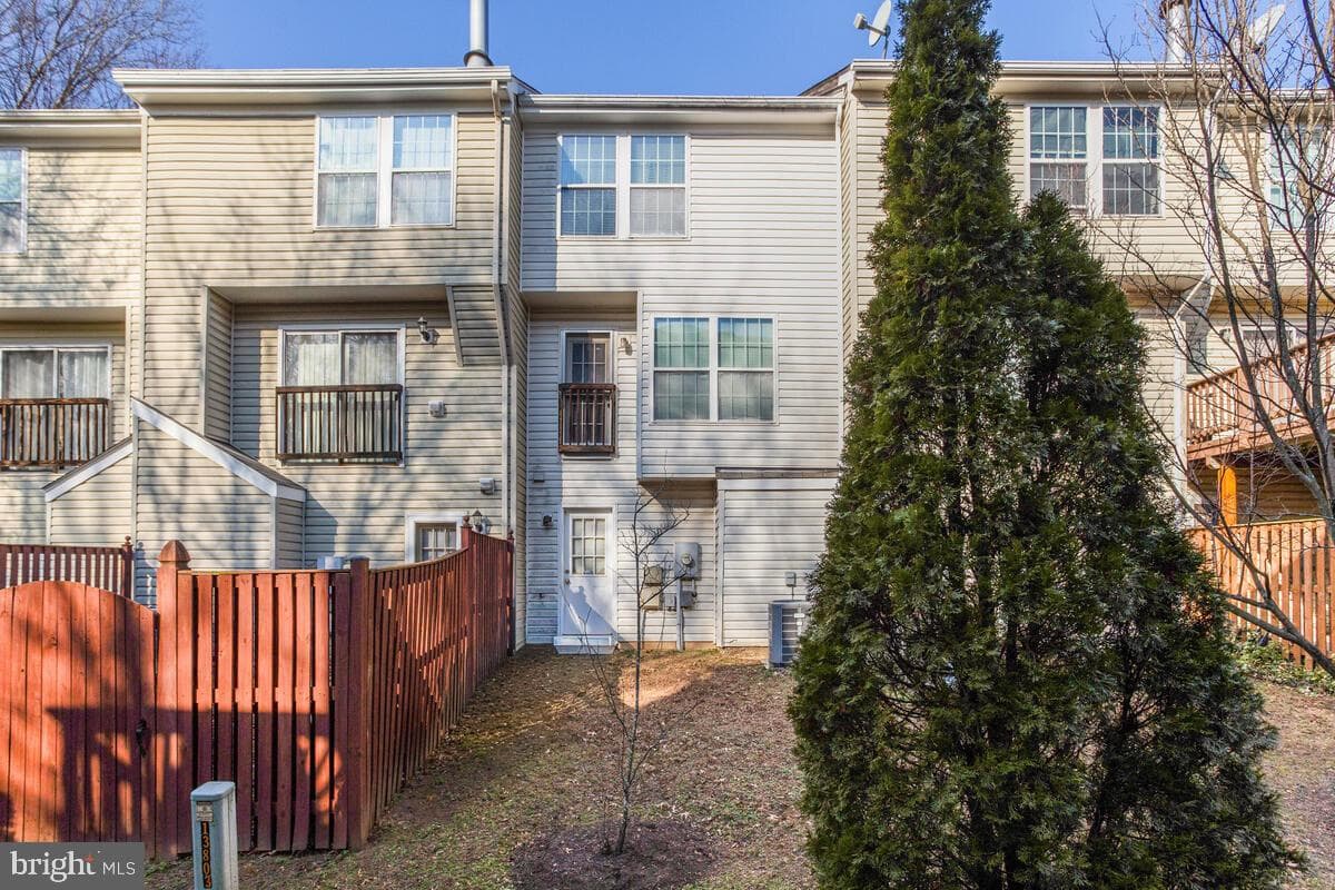 13805 Fareham Lane photo 4