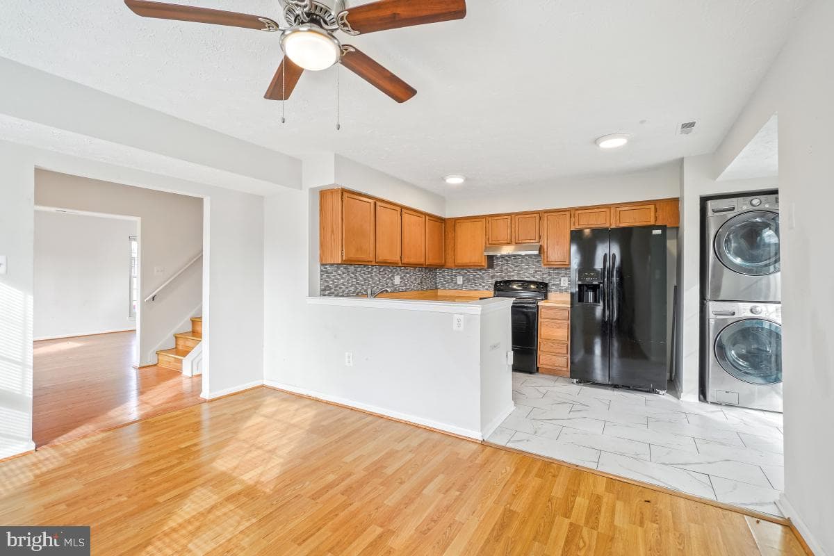 2401 W Rosecroft Village Circle photo 13