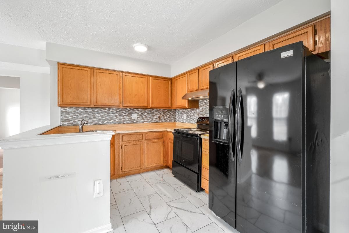2401 W Rosecroft Village Circle photo 14