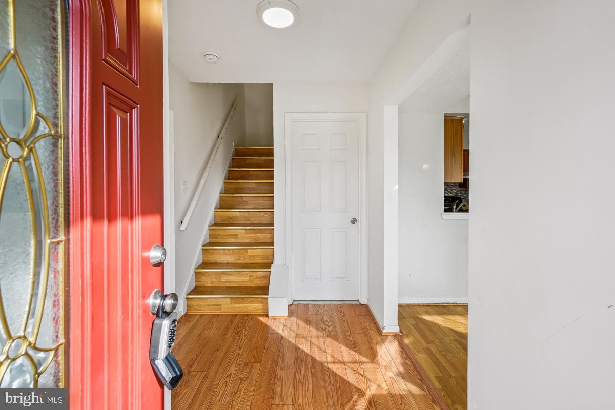 2401 W Rosecroft Village Circle photo 3
