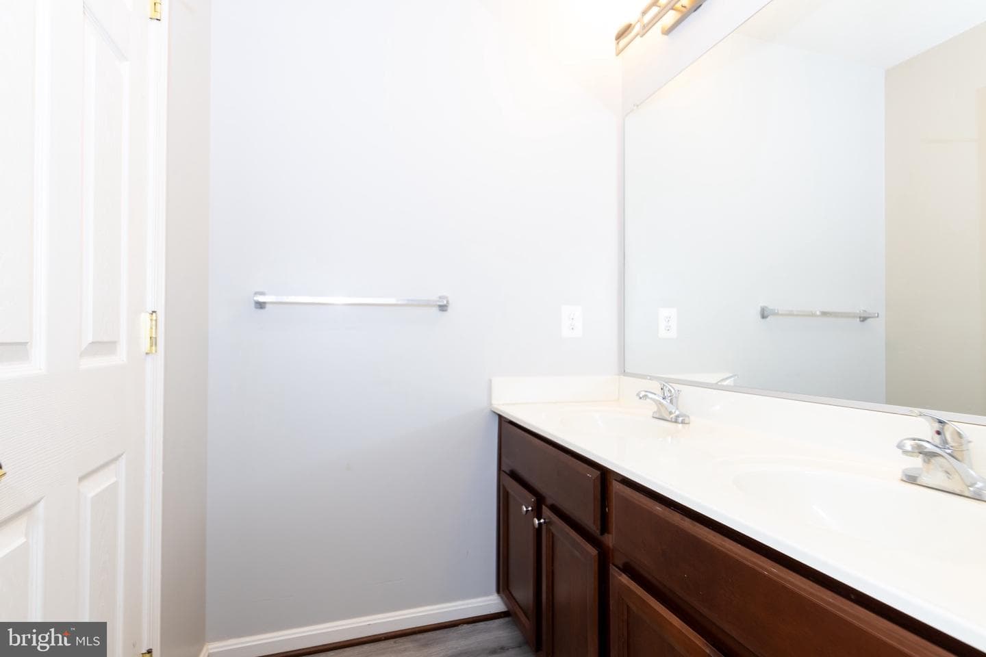 9814 Traver Street photo 48