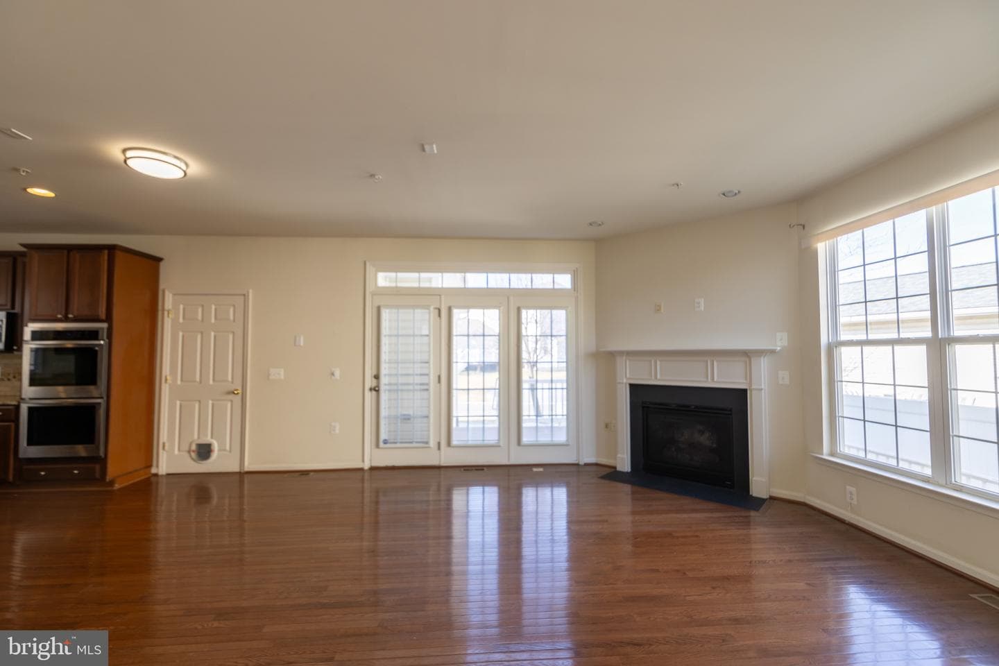 9814 Traver Street photo 65