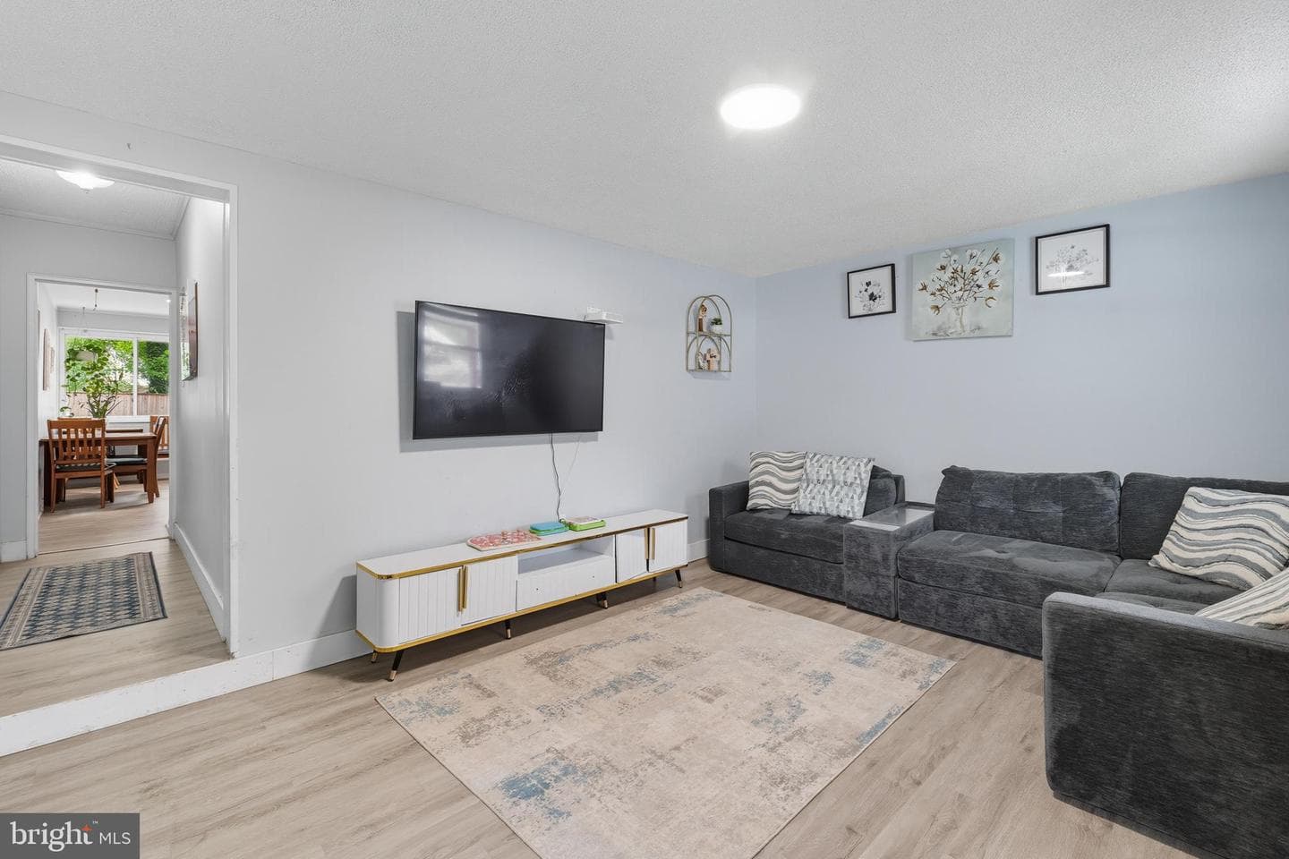 7626 Greenleaf photo 4