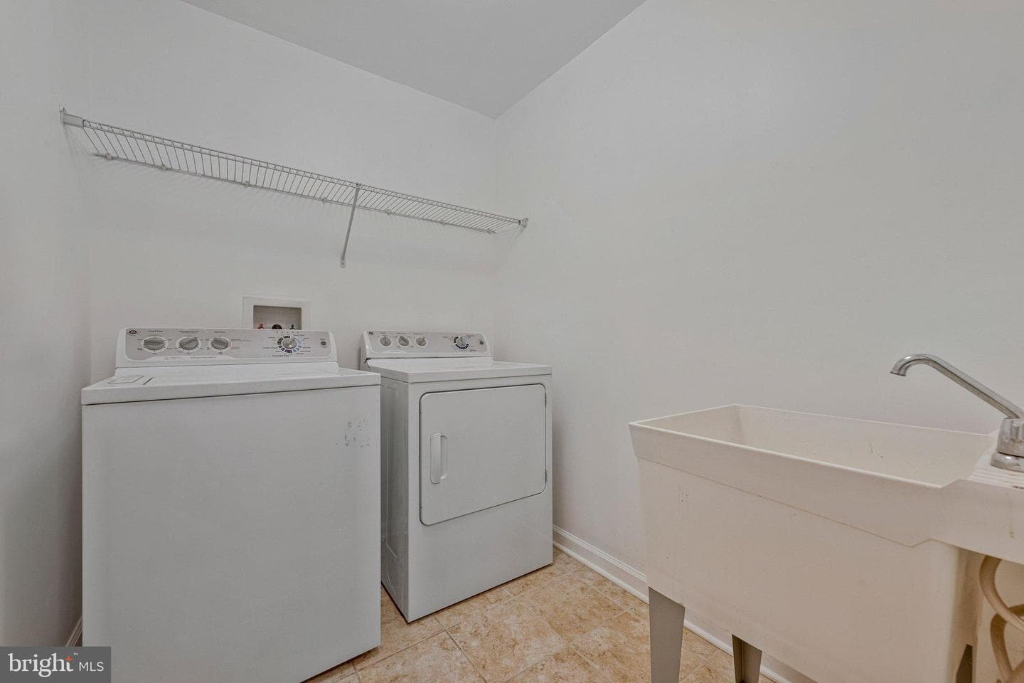 606 Chance Place photo 36