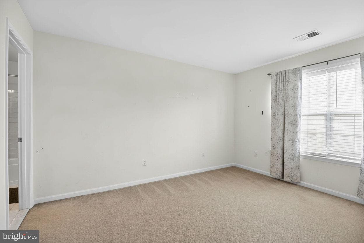 7406 White Plains Lane photo 17