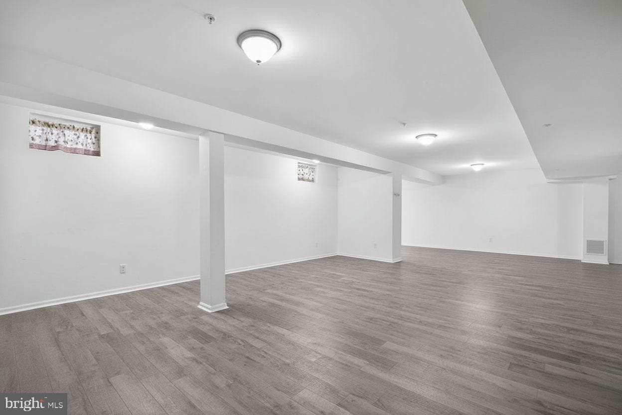 7406 White Plains Lane photo 19