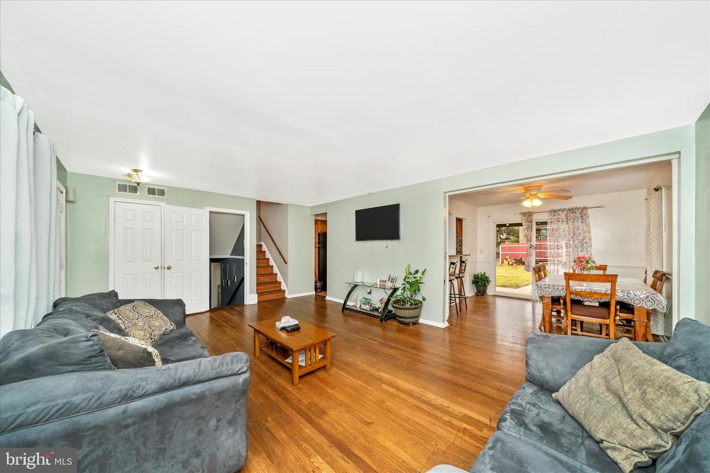 5821 Mentana Street photo 6