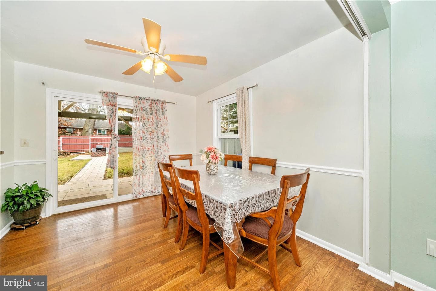5821 Mentana Street photo 8