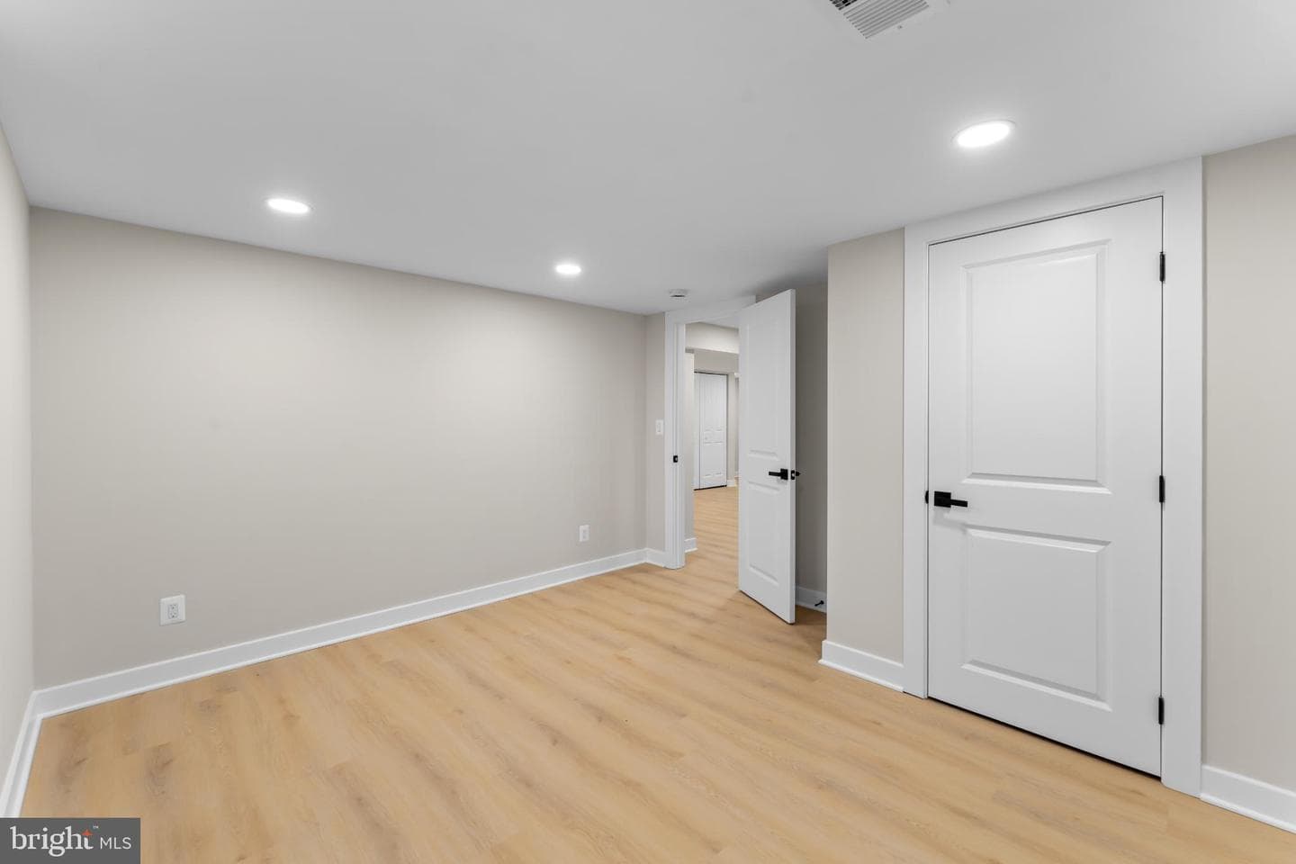 6406 Elmhurst Street photo 38
