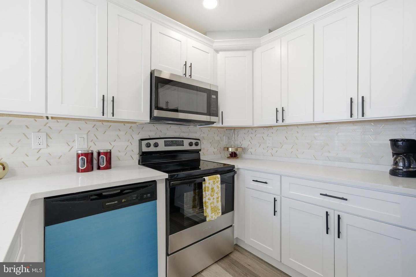 933 Westlake Drive photo 16
