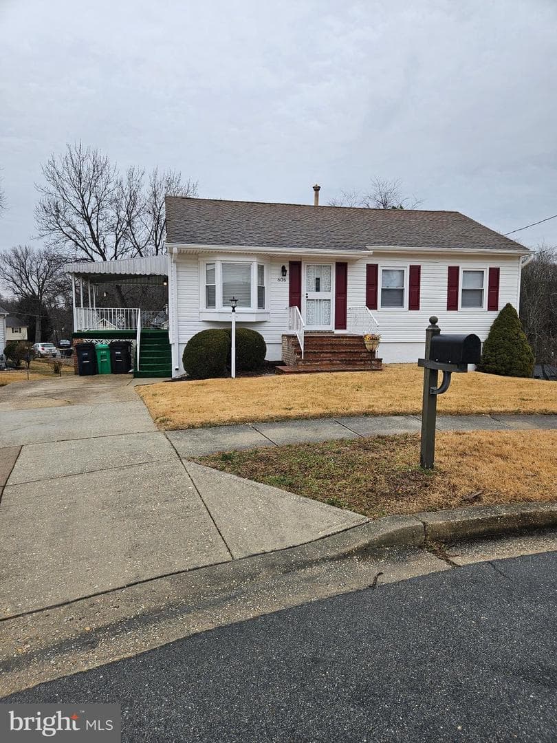606 Sisalbed Court photo 2