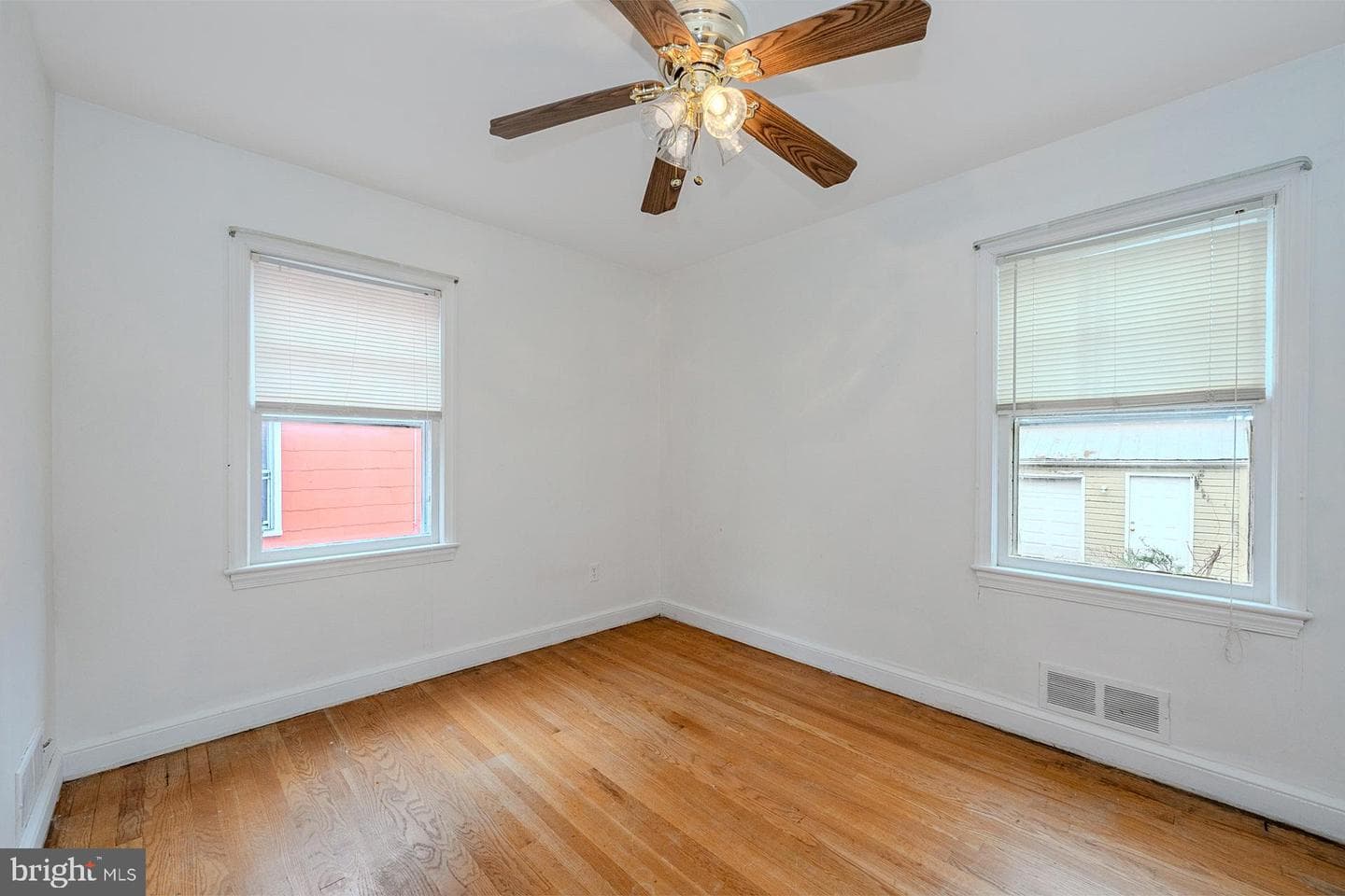6014 40th Avenue photo 17