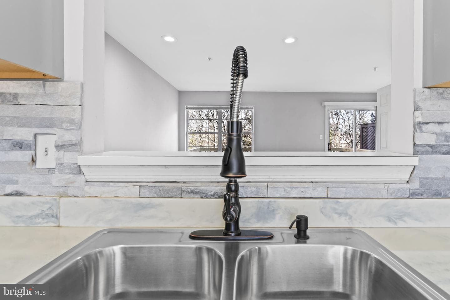 4655 Penzance Place photo 4