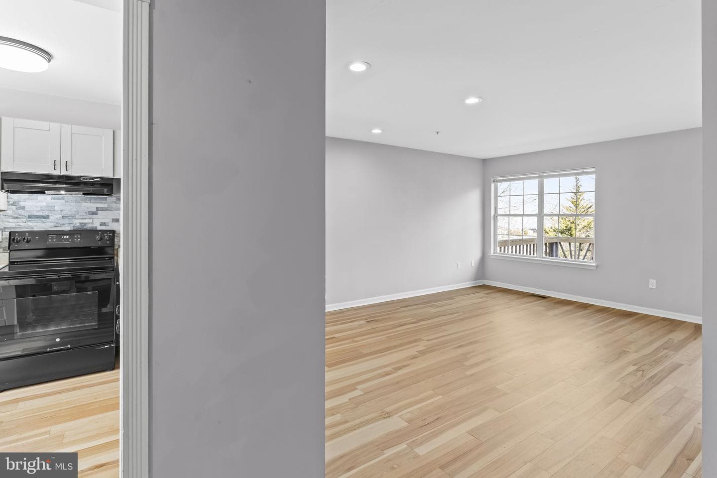4655 Penzance Place photo 5