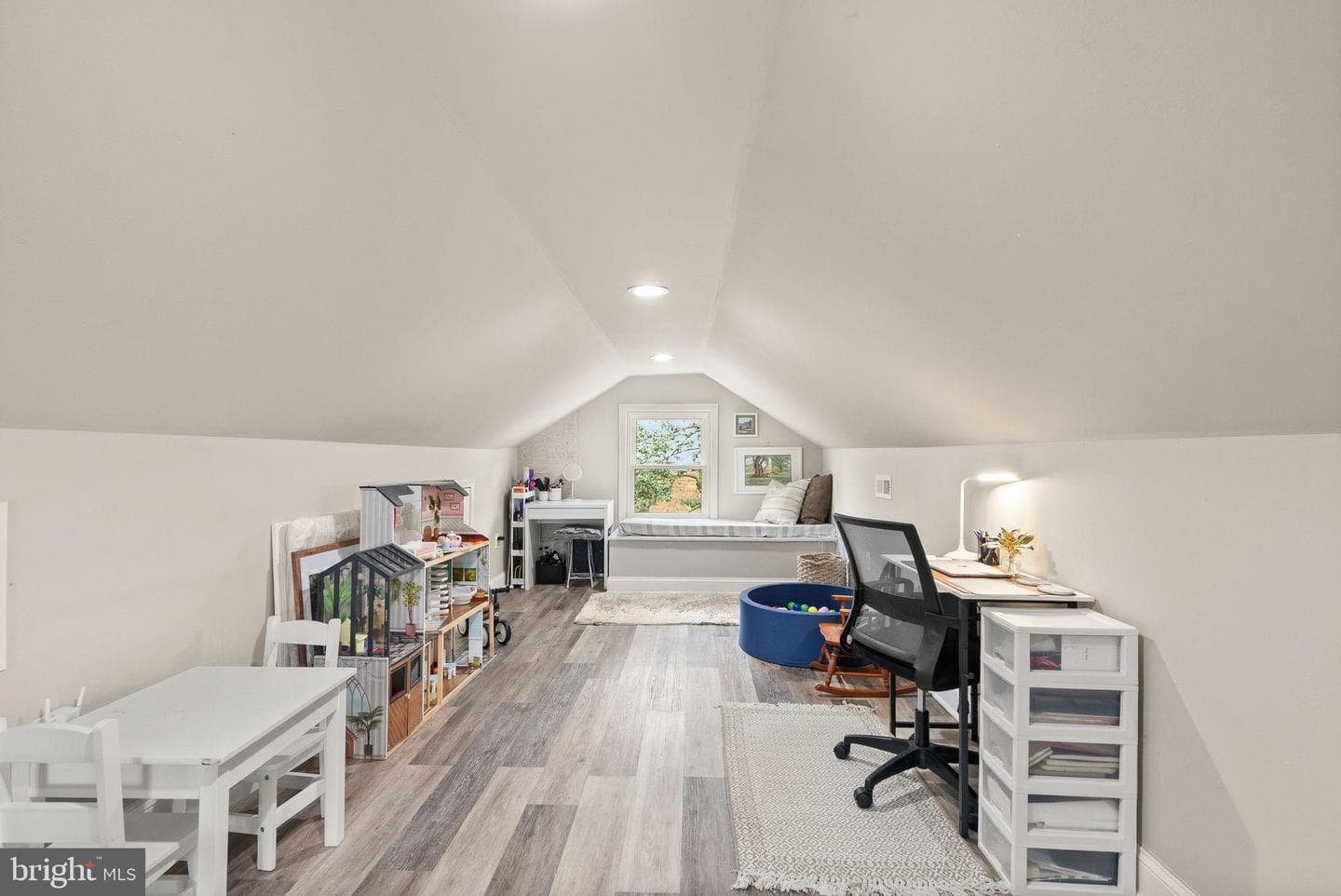 4901 Abbott Drive photo 25