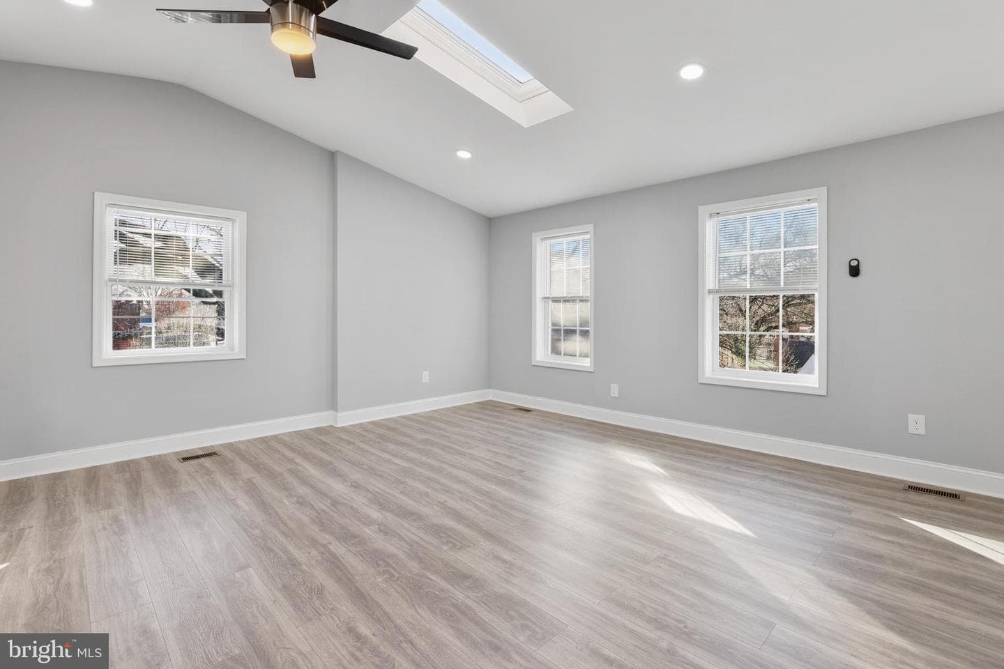 6105 43rd Avenue photo 10