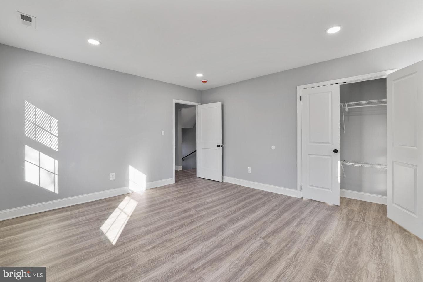 6105 43rd Avenue photo 17